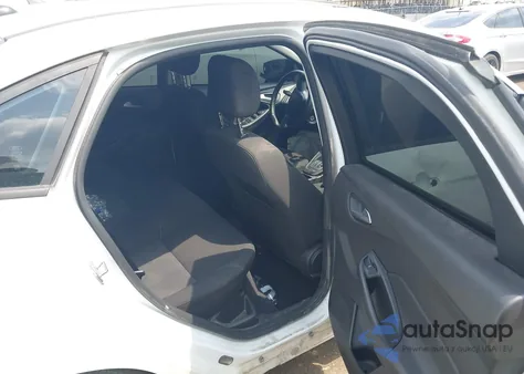 2015 Ford Focus Se z USA, uszkodzony, nr VIN 1FADP3F26FL257863